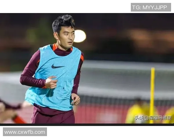 足球场上的颜值担当谁是最具魅力的明星球员解析与评比